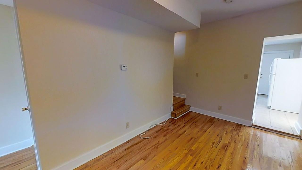 1375 Indianola Ave - Photo 4 of 11