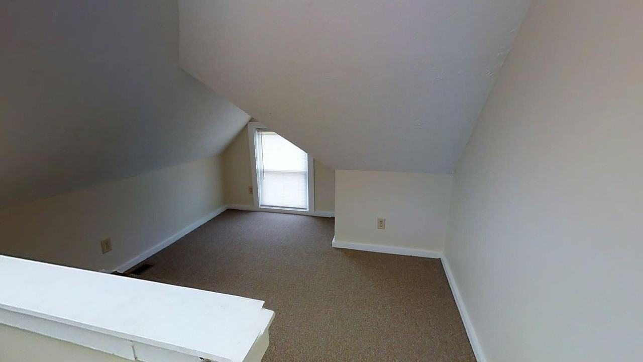 1375 Indianola Ave - Photo 7 of 11