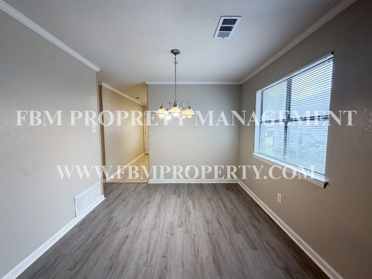 1139 Valley View Dr - Photo 4 of 19