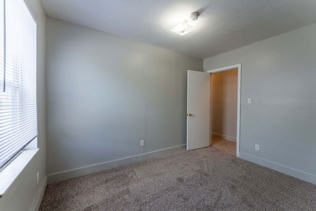 1300 N 5th St - Photo 3 of 13