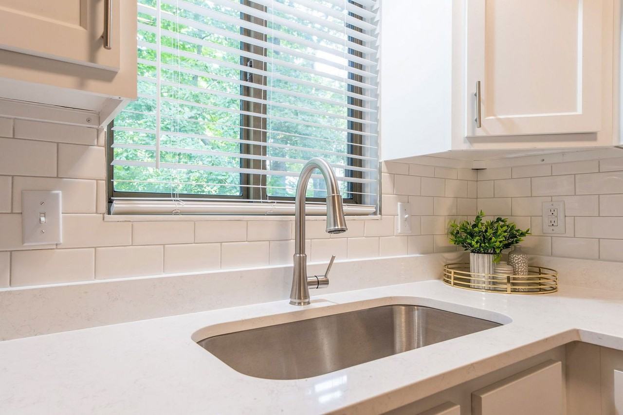 3190 Griggsview Ct #3190 - Photo 6 of 17