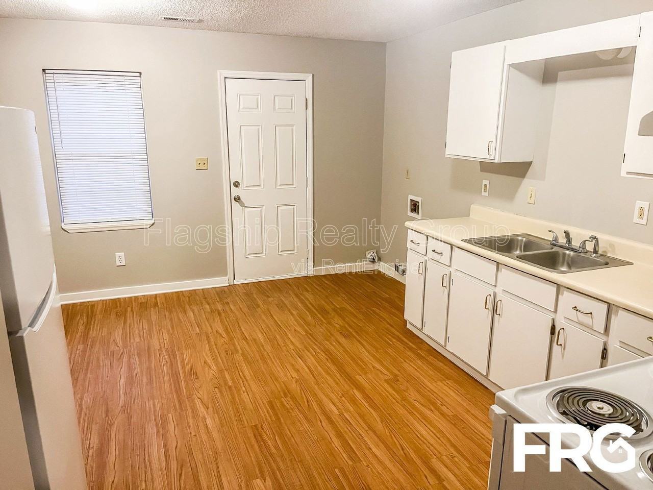 214 Connie Cir - Photo 5 of 12