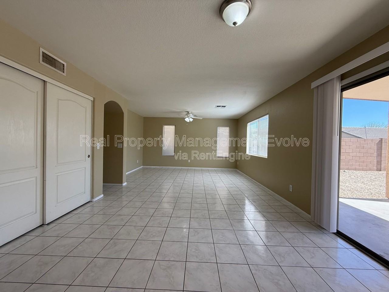 12539 W Medlock Dr - Photo 7 of 34