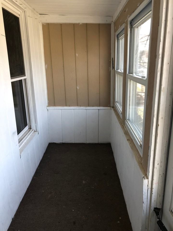 1906 10th St - Photo 2 of 11