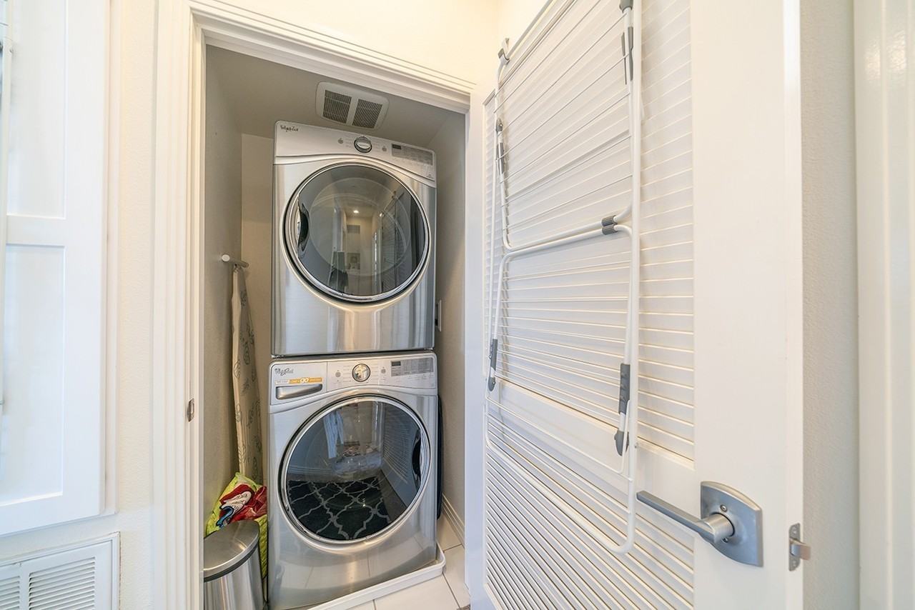 26039 Cypress St - Photo 4 of 24