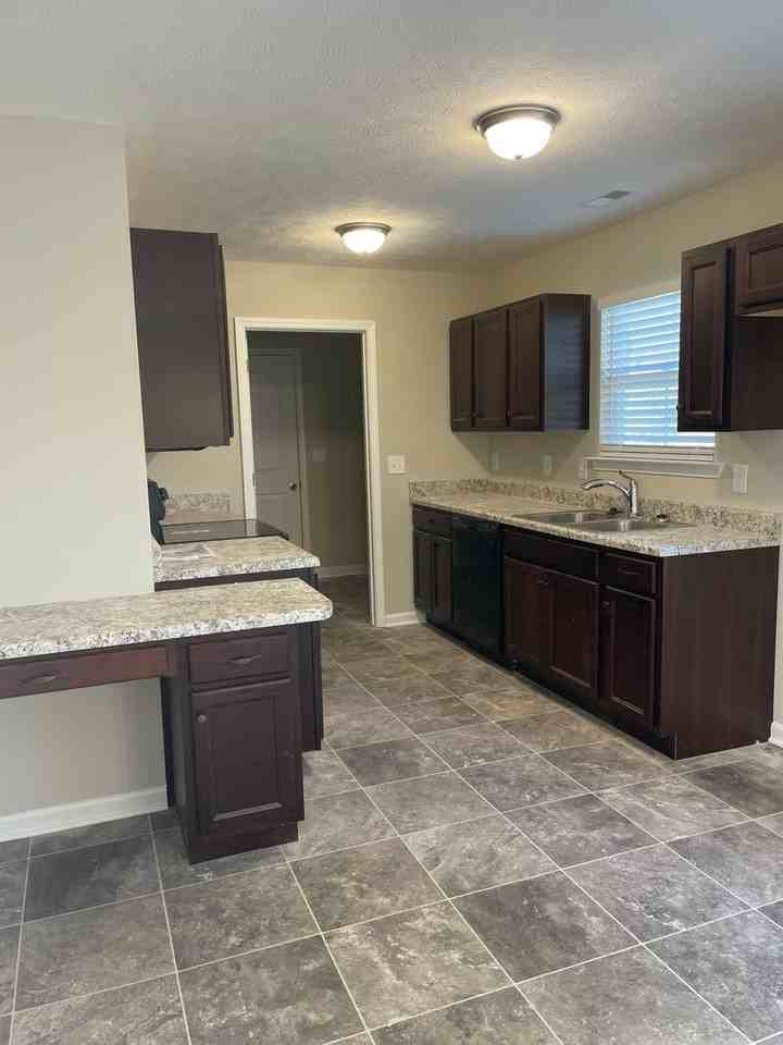 293 Grace Ct - Photo 2 of 9