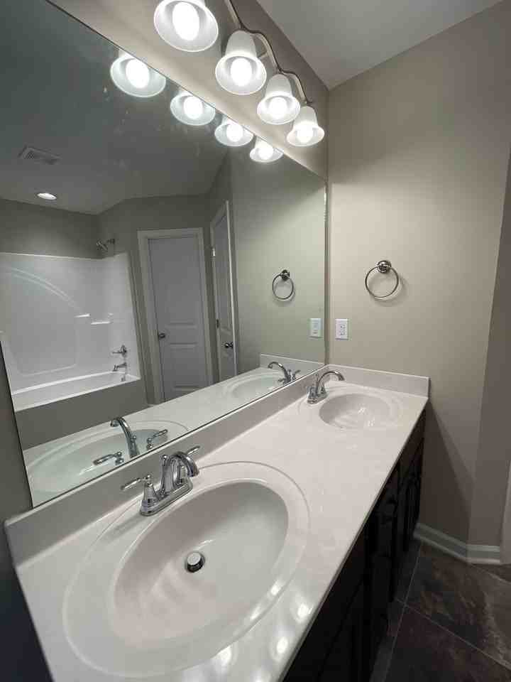 293 Grace Ct - Photo 5 of 9