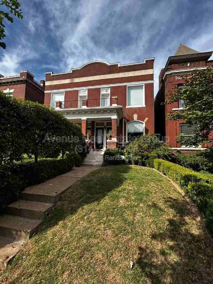 1855 Russell Blvd #B - Photo 2 of 22