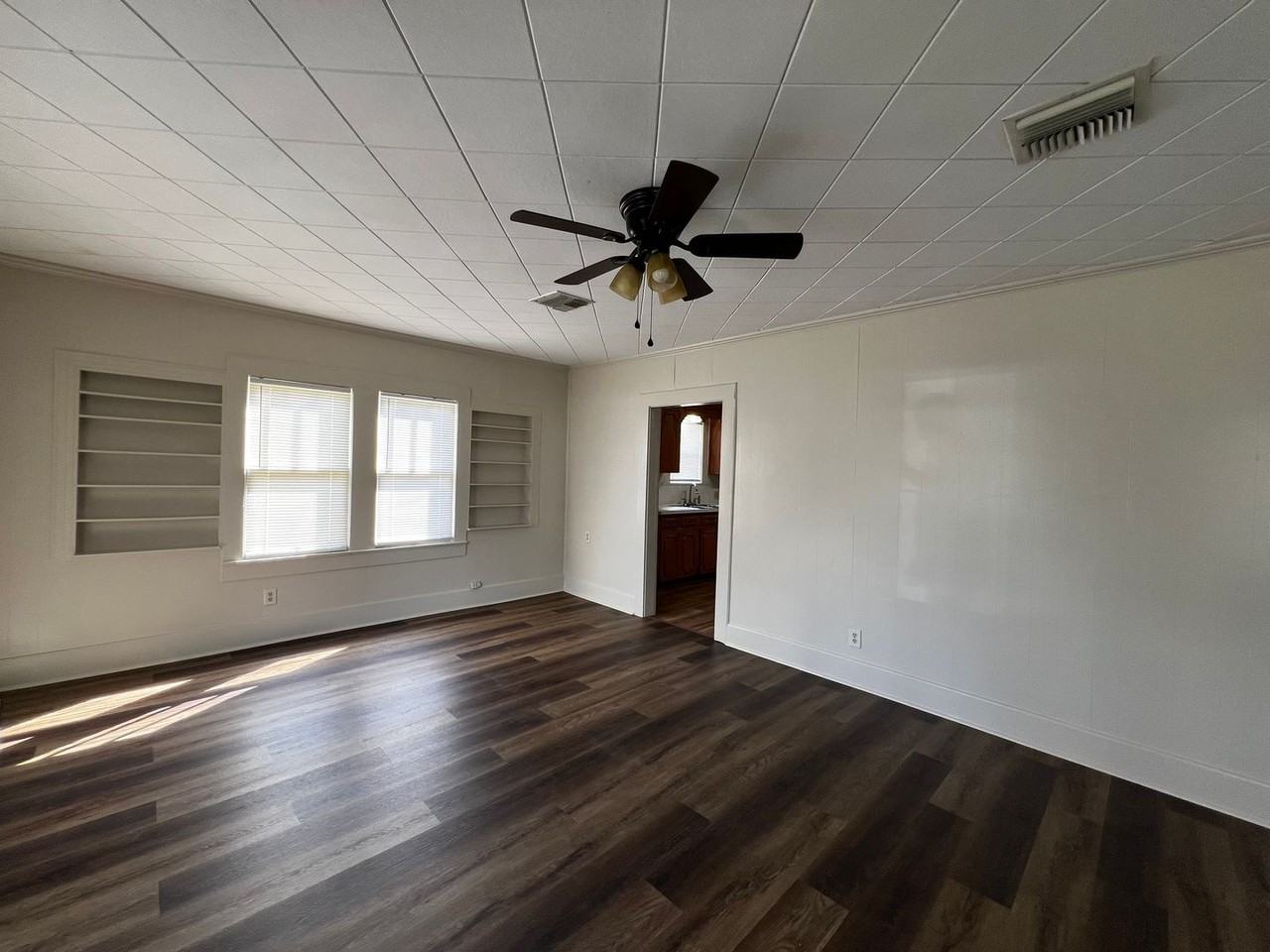 205 Saint Michael St - Photo 4 of 13