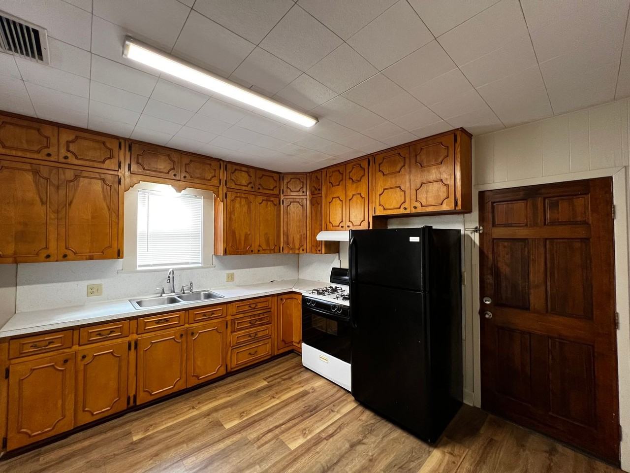 205 Saint Michael St - Photo 7 of 13