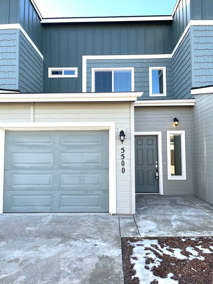 5500 Cherry Ln - Photo 2 of 19