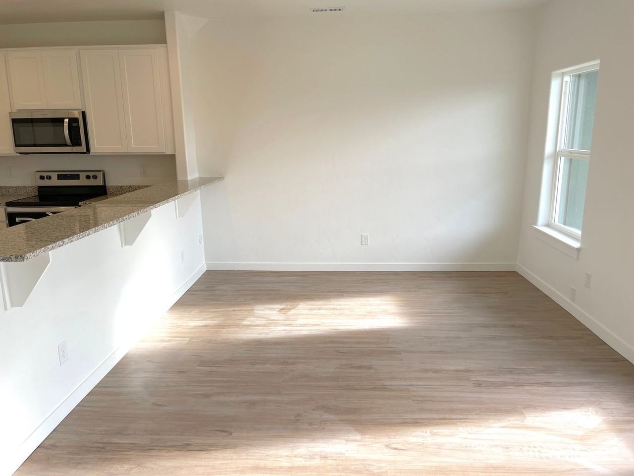 5500 Cherry Ln - Photo 6 of 19