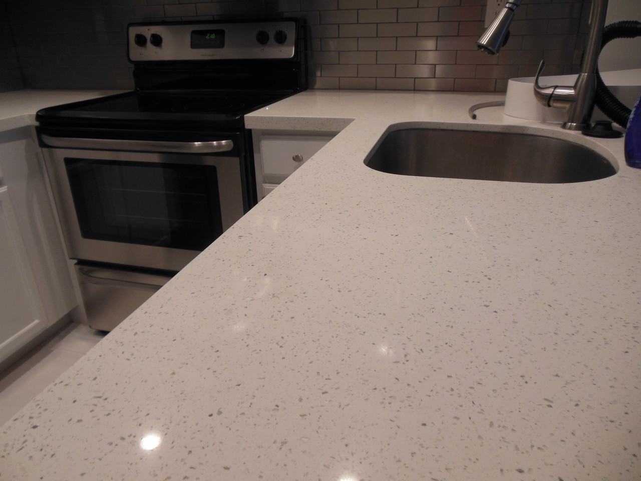 700 Executive Center Dr #22 - Photo 5 of 36