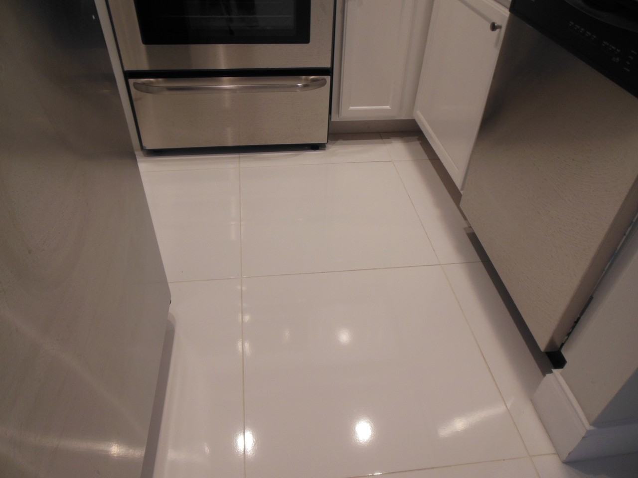 700 Executive Center Dr #22 - Photo 6 of 36