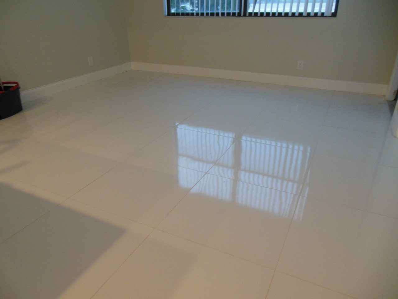 700 Executive Center Dr #22 - Photo 7 of 36