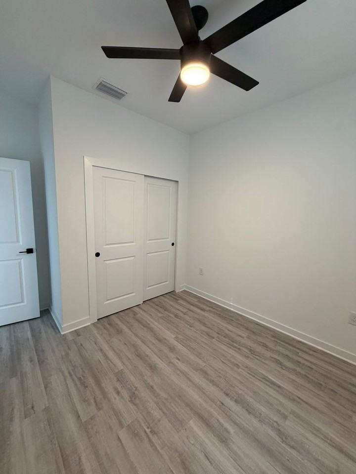 1117 Abrams Blvd - Photo 4 of 35