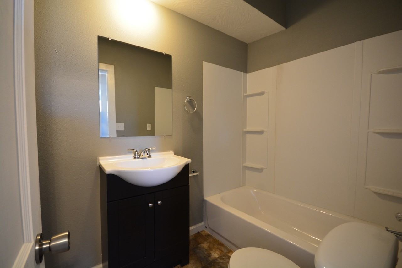 2523 N Lyon Ave - Photo 6 of 17