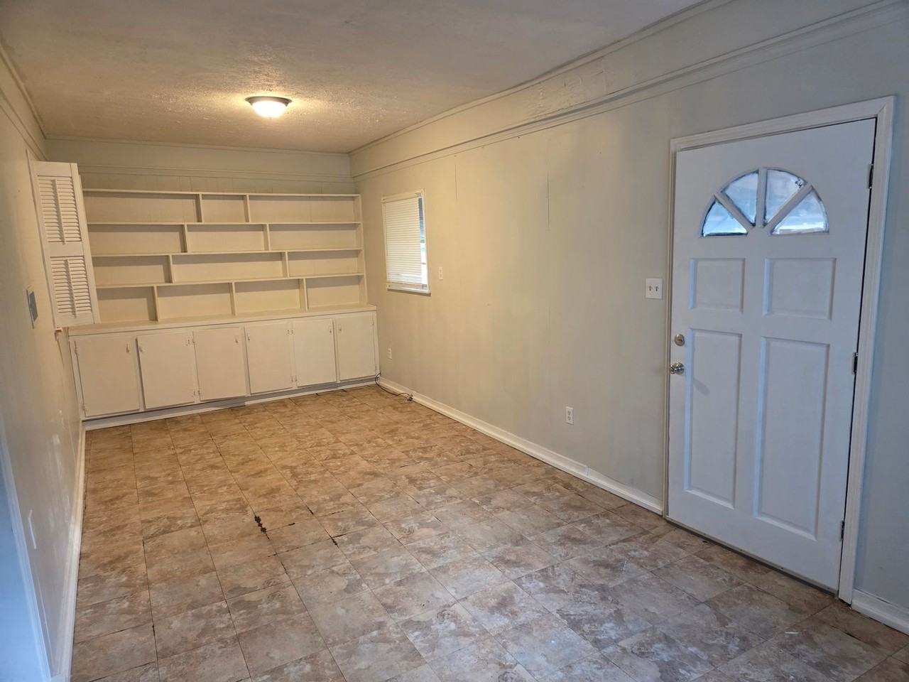 315 Robinhood Rd - Photo 2 of 20