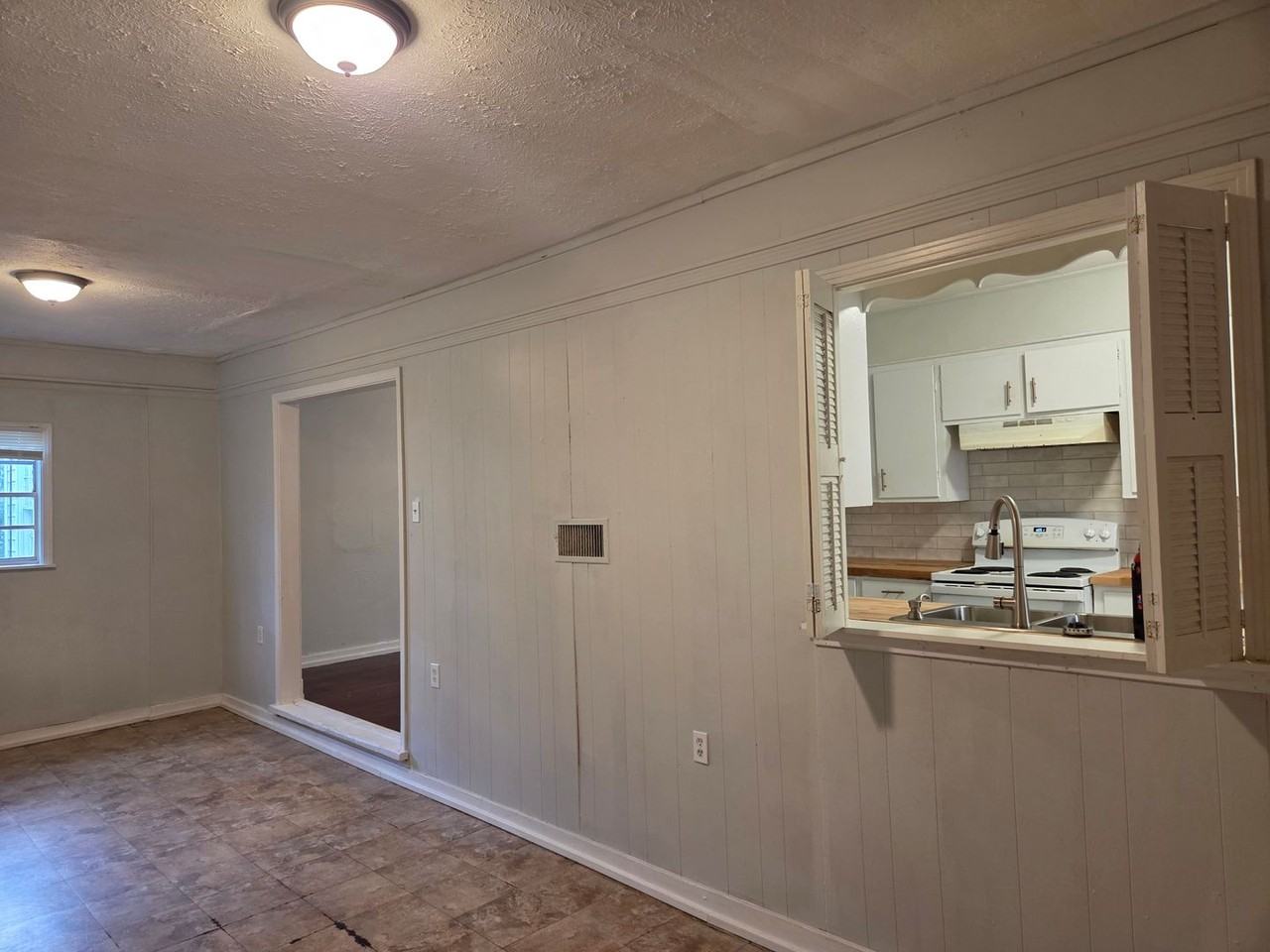 315 Robinhood Rd - Photo 3 of 20