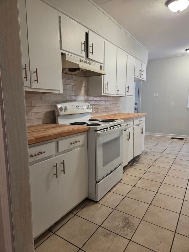 315 Robinhood Rd - Photo 4 of 20