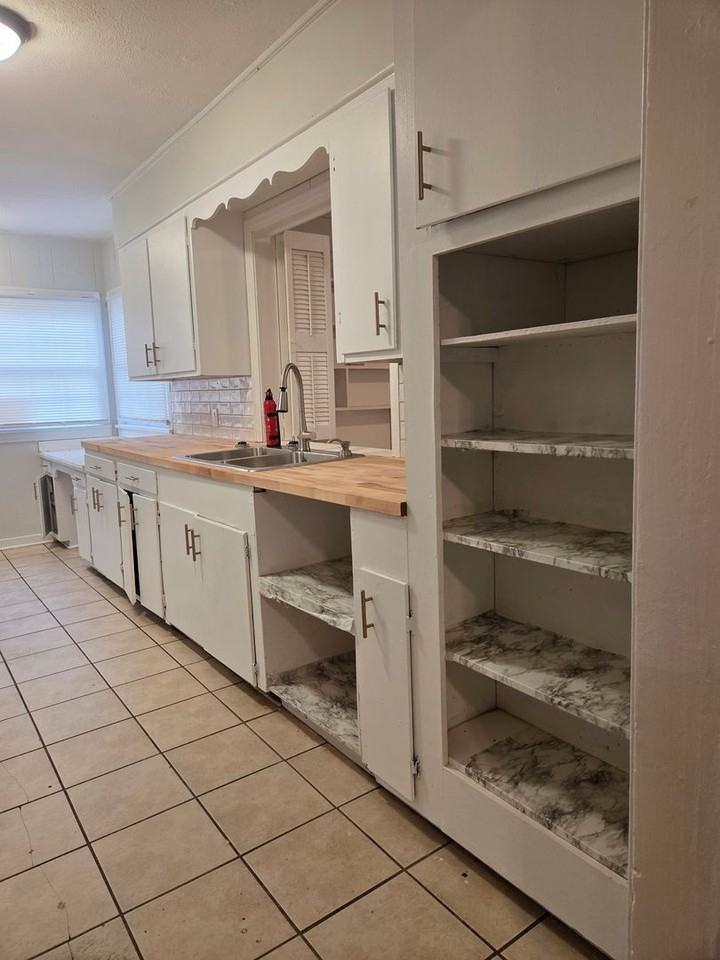 315 Robinhood Rd - Photo 5 of 20