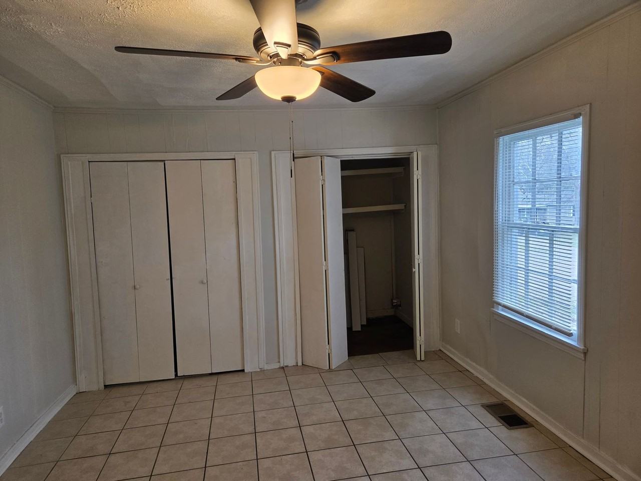 315 Robinhood Rd - Photo 7 of 20