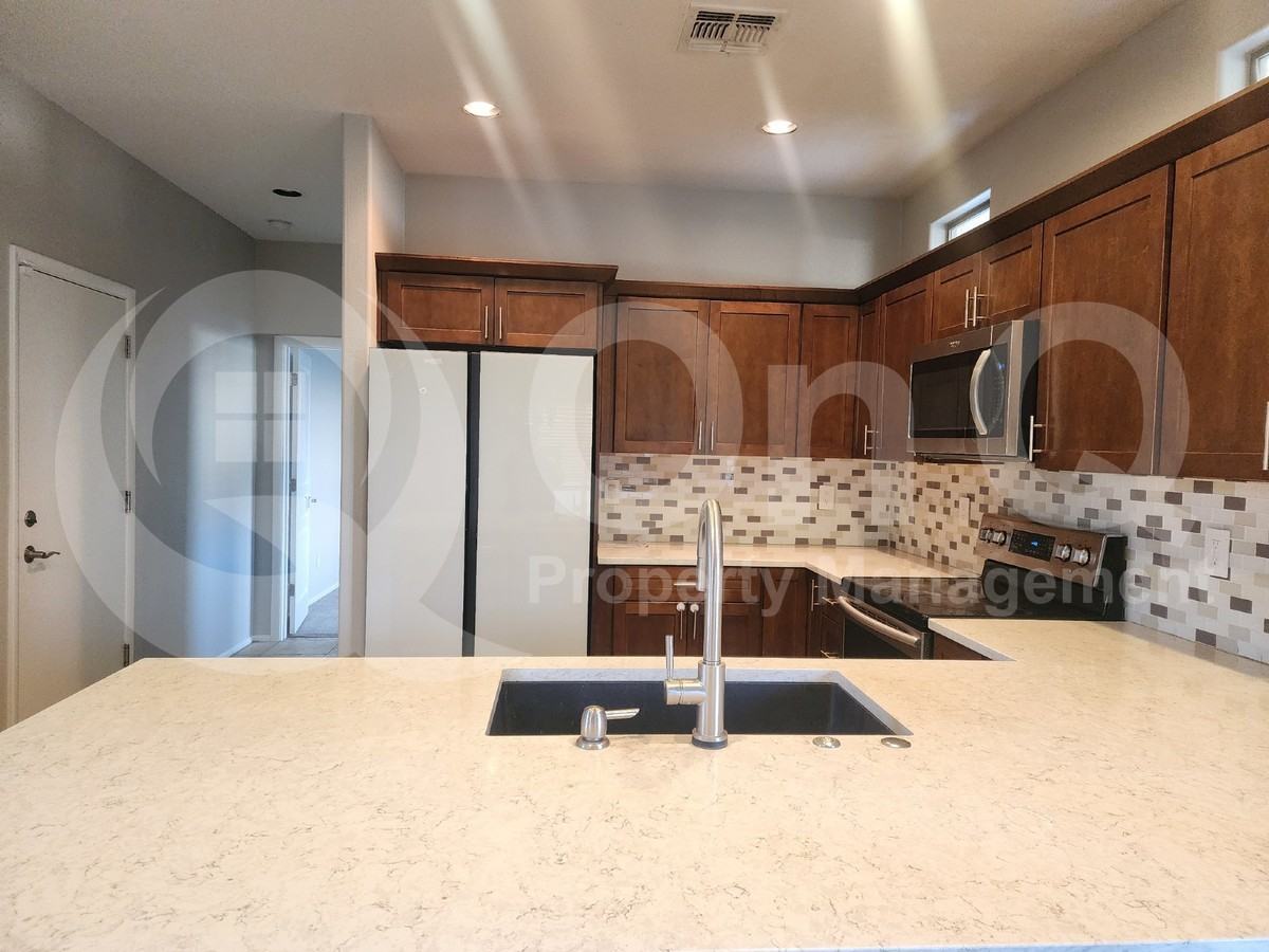 16914 N 50th Way - Photo 4 of 26