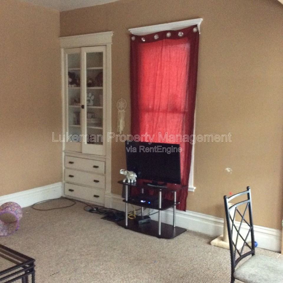 720 Village St #2 - Photo 4 of 9