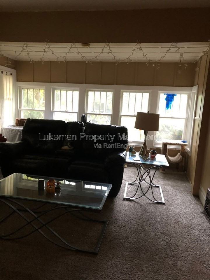 720 Village St #2 - Photo 5 of 9