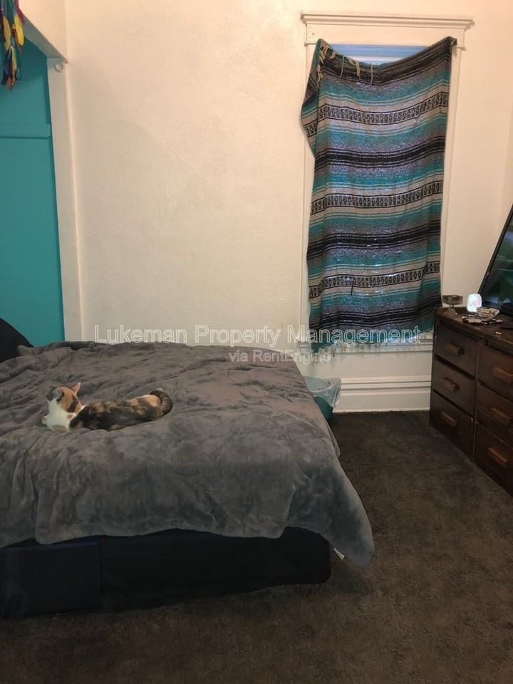 720 Village St #2 - Photo 7 of 9