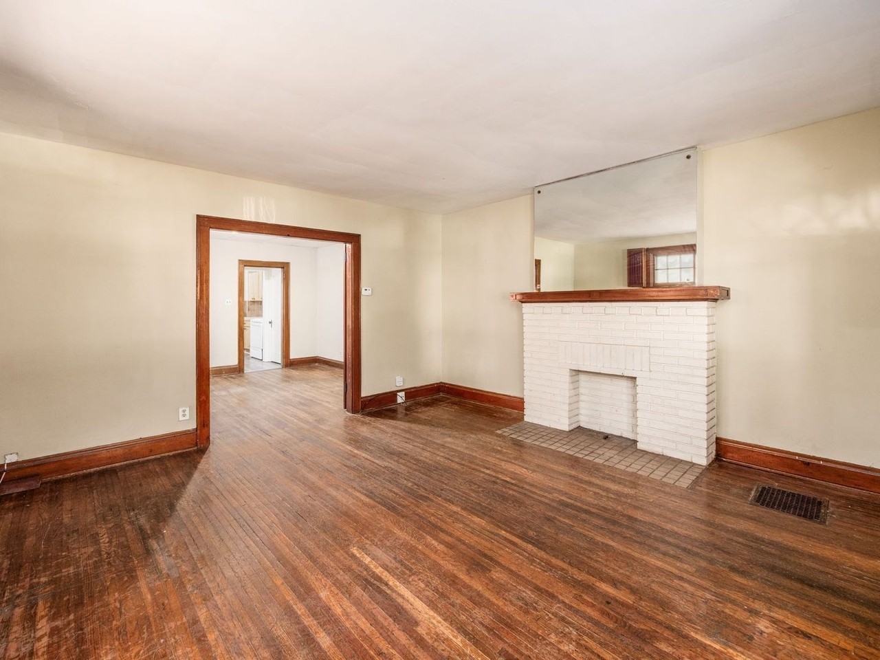 385 E 13th Ave - Photo 4 of 22