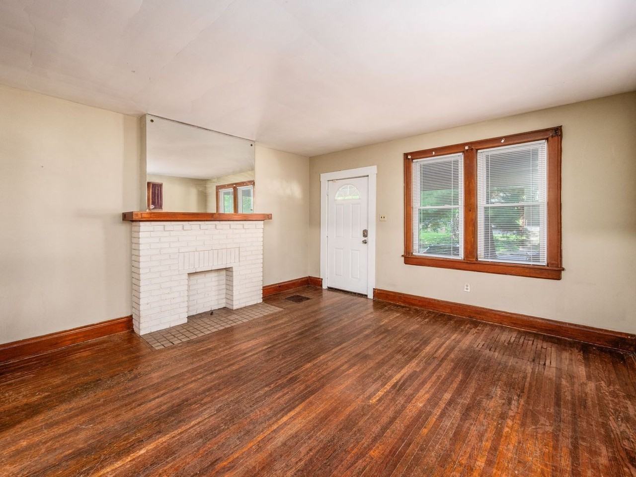 385 E 13th Ave - Photo 6 of 22