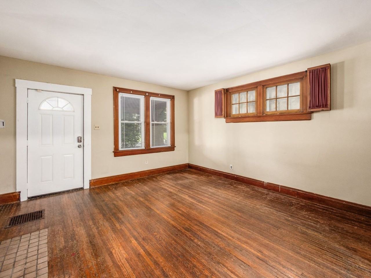 385 E 13th Ave - Photo 7 of 22