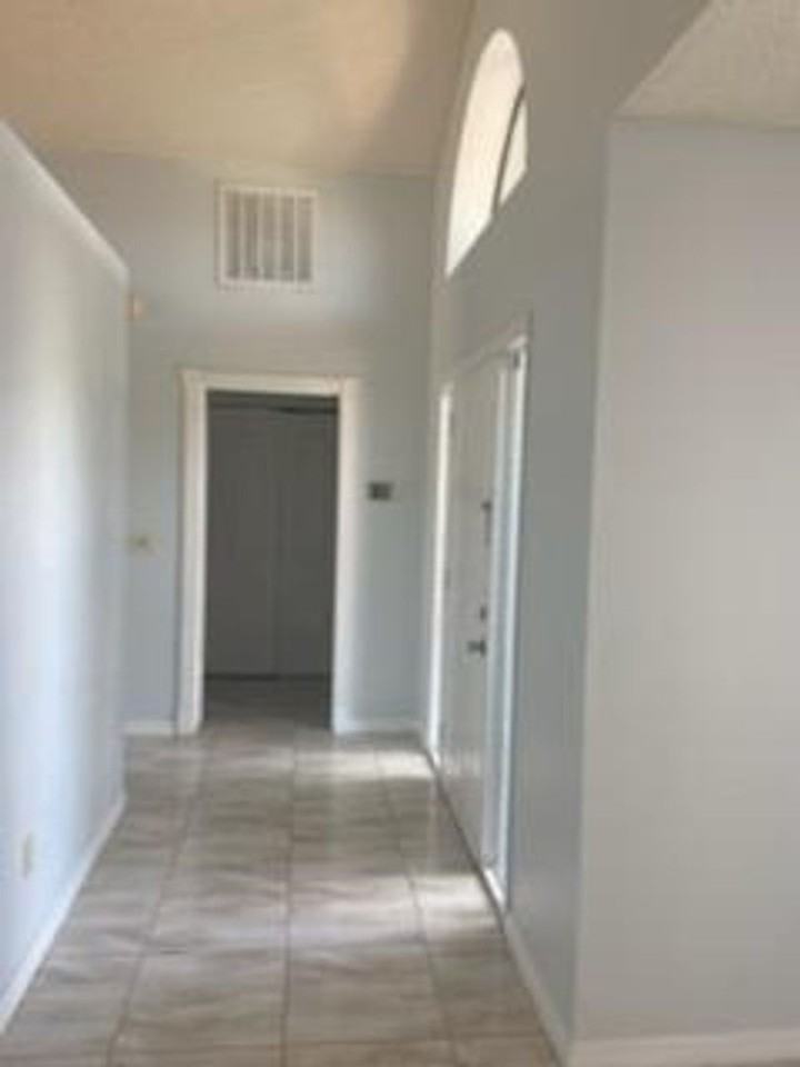 291 Satinwood Cir - Photo 7 of 12