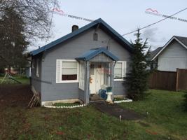 featured image of 208 W Oak St