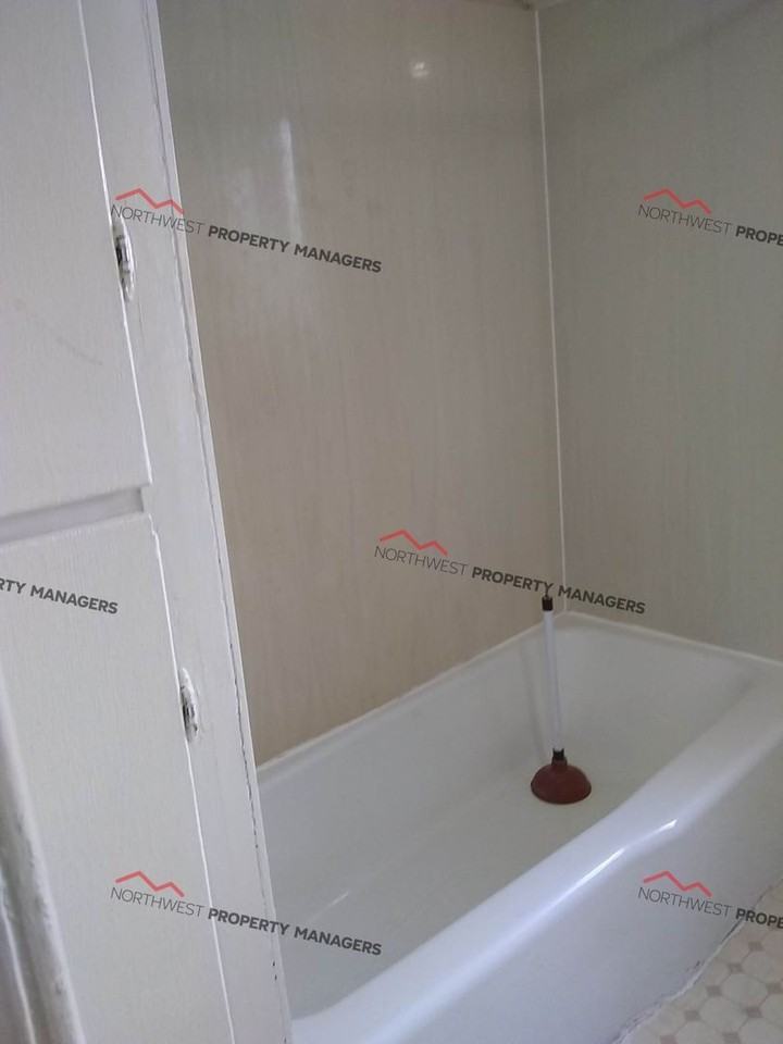 208 W Oak St - Photo 6 of 11