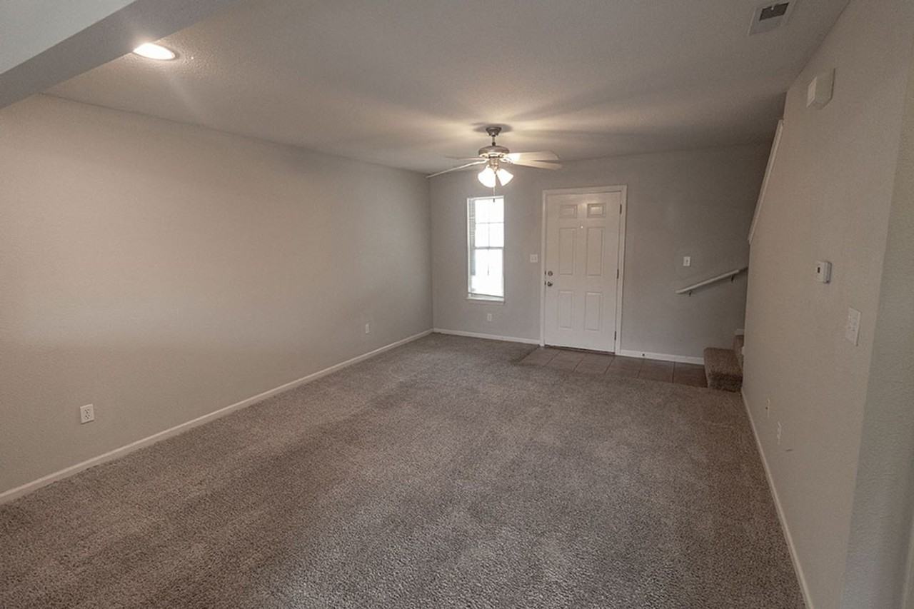 4005 Snowy Owl Dr - Photo 6 of 34