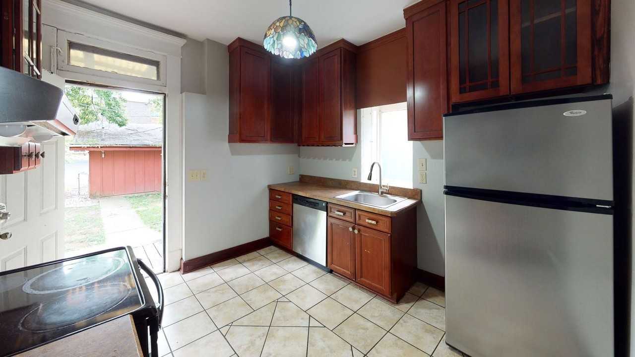 1638 N 4th St - Photo 5 of 16