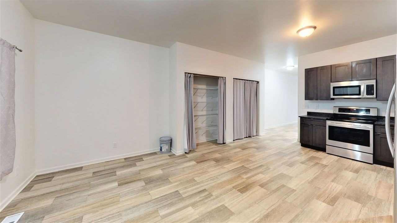 417 E 18th Ave - Photo 5 of 11