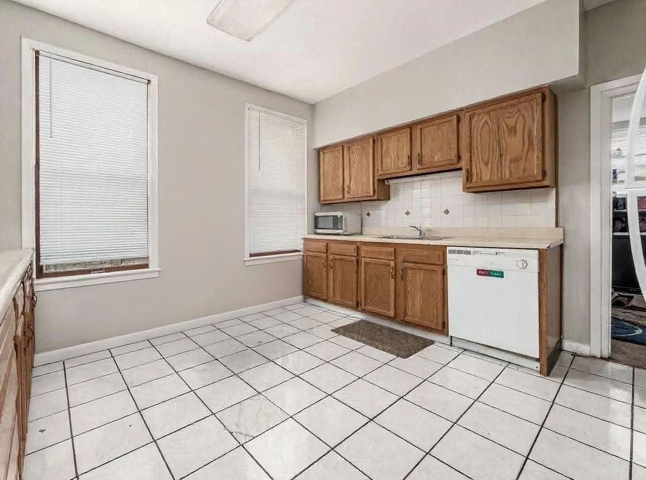 227 E Northwood Ave - Photo 7 of 17