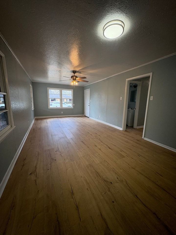 7216 Burlingame Blvd - Photo 6 of 19