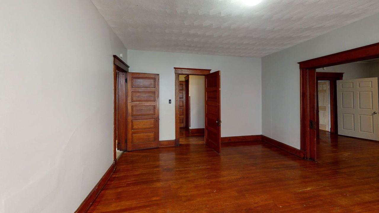 229 Atkinson St #1 - Photo 4 of 8