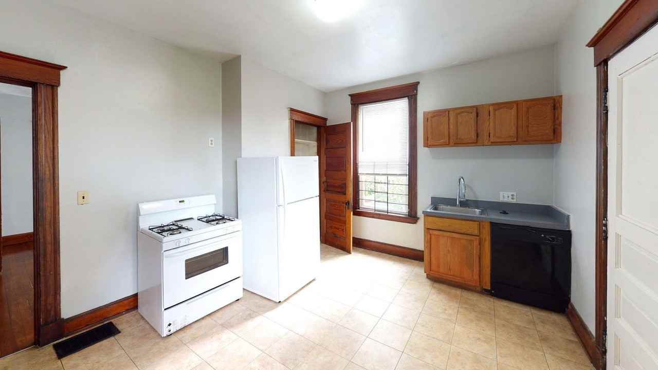 229 Atkinson St #1 - Photo 6 of 8