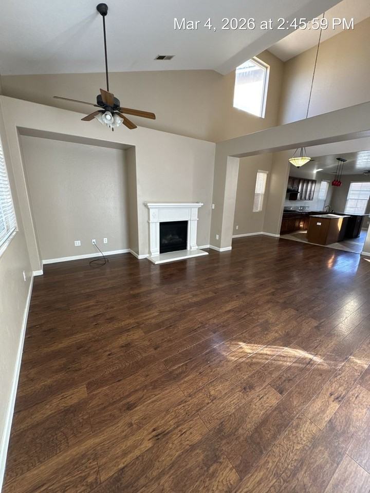 3237 N Winslow St - Photo 6 of 34