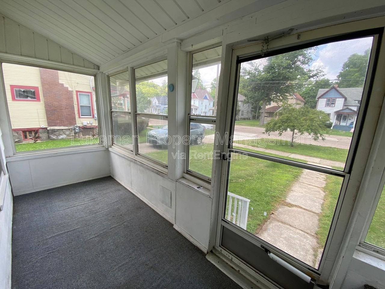 727 Wheaton Ave - Photo 4 of 30