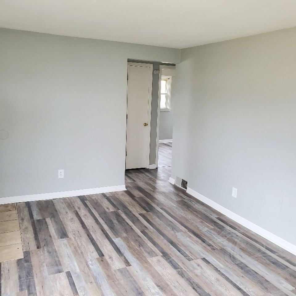 3107 Lincoln St - Photo 2 of 9