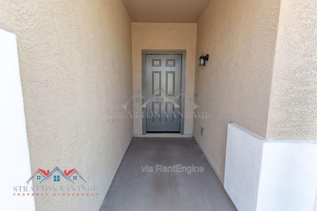 495 E Rio Pl - Photo 5 of 35