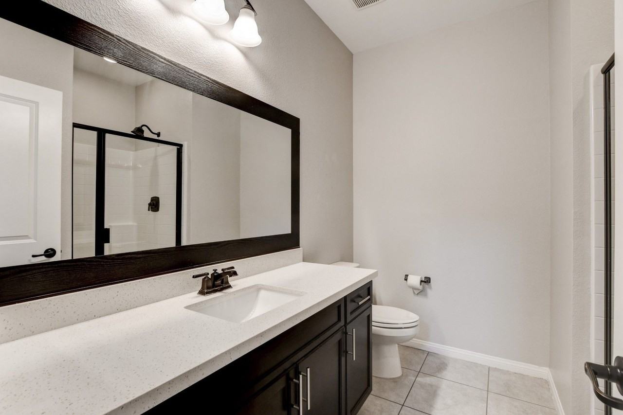 19 Moon Ranch Ave - Photo 7 of 50