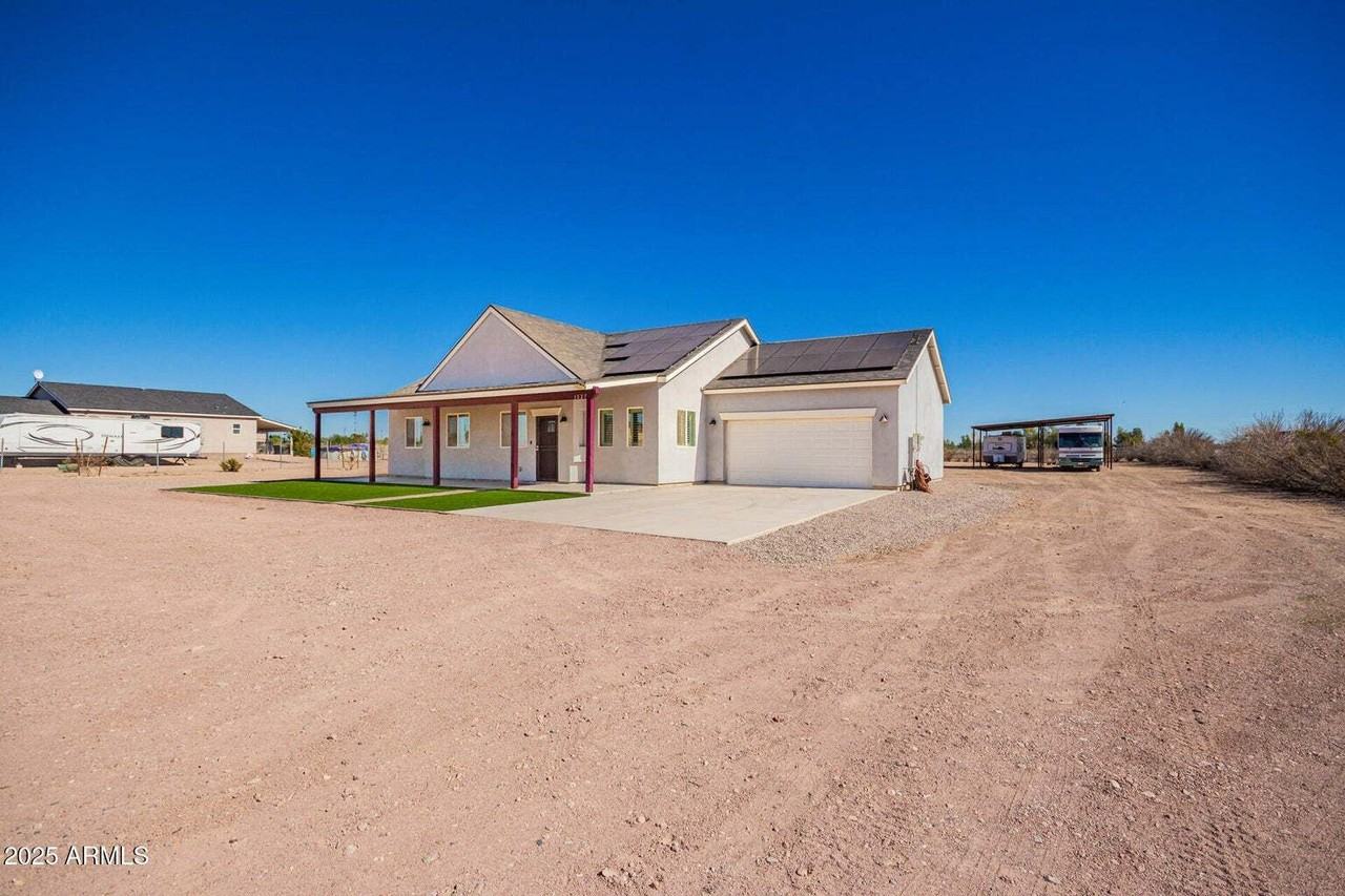 1027 N 360th Ave - Photo 5 of 31