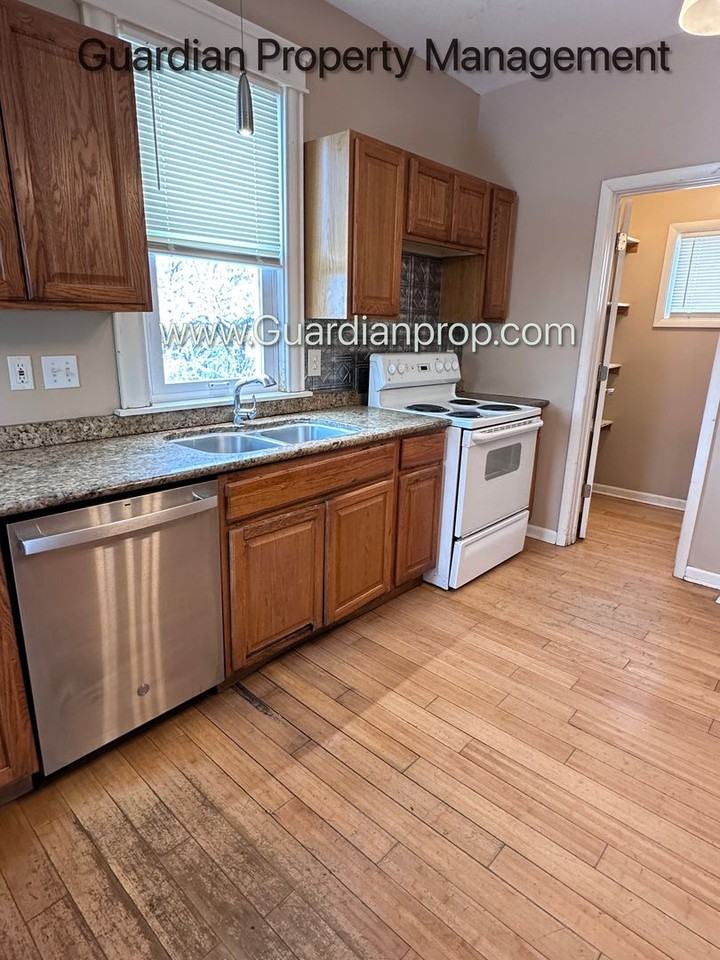 4131 Bryant Ave N - Photo 2 of 18